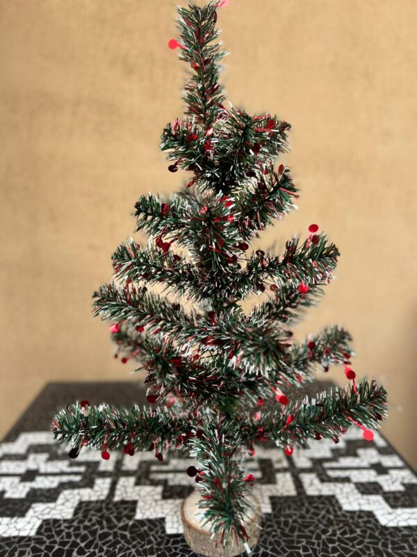 Art 706/NP Arbol de mesa nevado con pelotitas